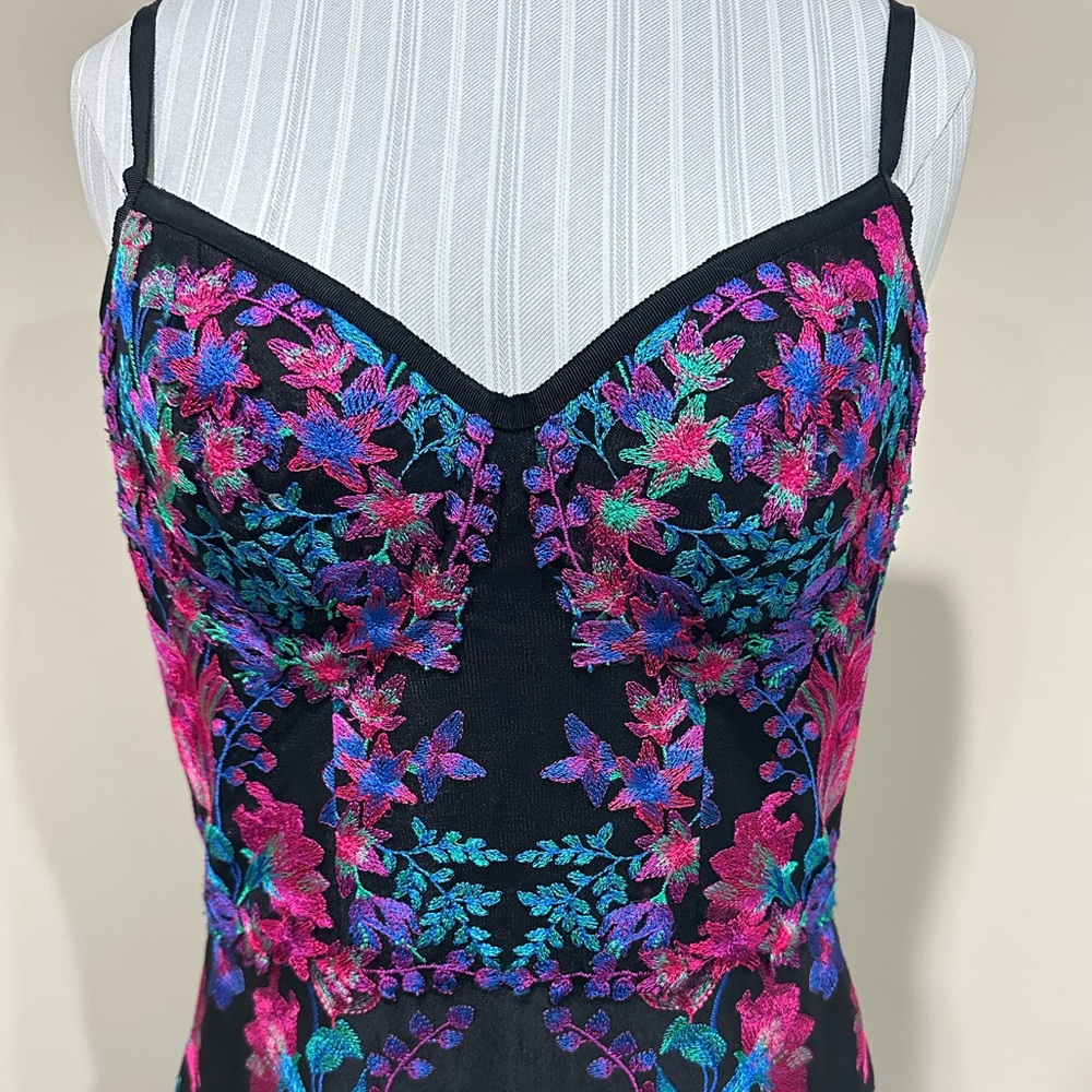 Marquesa Notte Floral Embroidered Black Dress